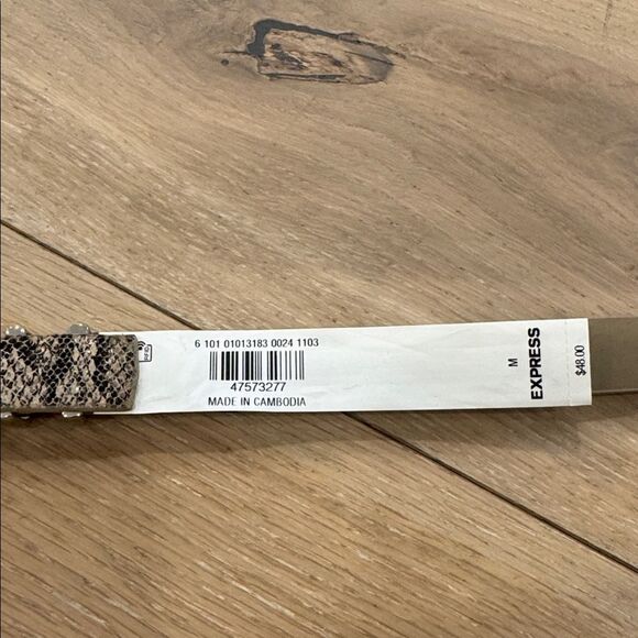 Express Snakeskin Print Belt - Picture 2 of 3